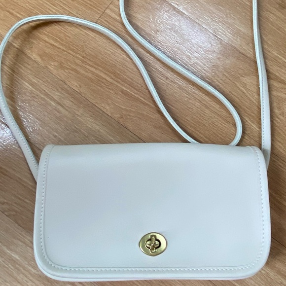 Vintage Coach Dinky Ivory Cream Bone Genuine Leather Crossbody Bag - Picture 13 of 16